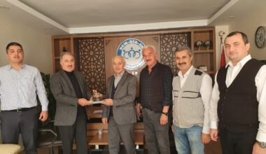 İSU Genel Müdürlüğü Temsilcimiz Hasan Şimşek’e Doğum Günü Sürprizi