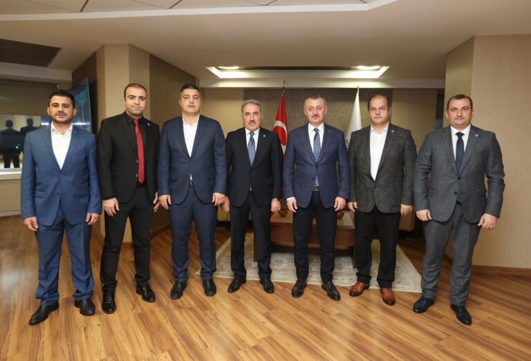 Kocaeli Büyükşehir Belediye Başkanı Doç. Dr. Tahir Büyükakın’ı Ziyaret ettik.